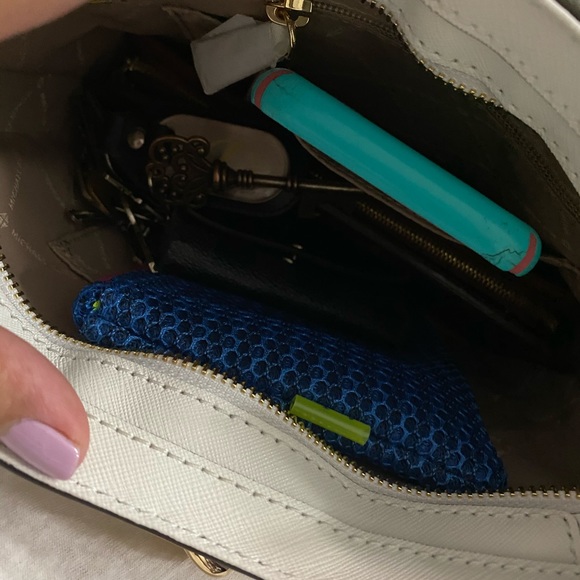 Michael Kors Hamilton Crossbody - Picture 4 of 4